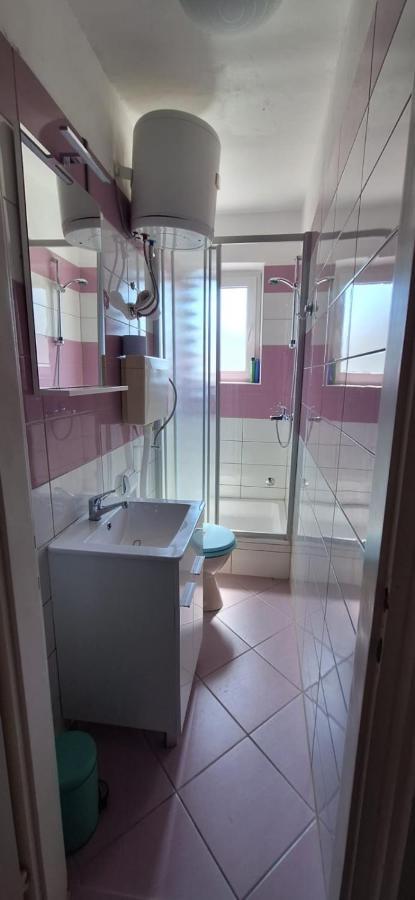 Apartments Villa Milenka Novalja Ngoại thất bức ảnh