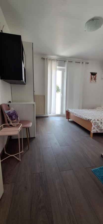 Apartments Villa Milenka Novalja Ngoại thất bức ảnh