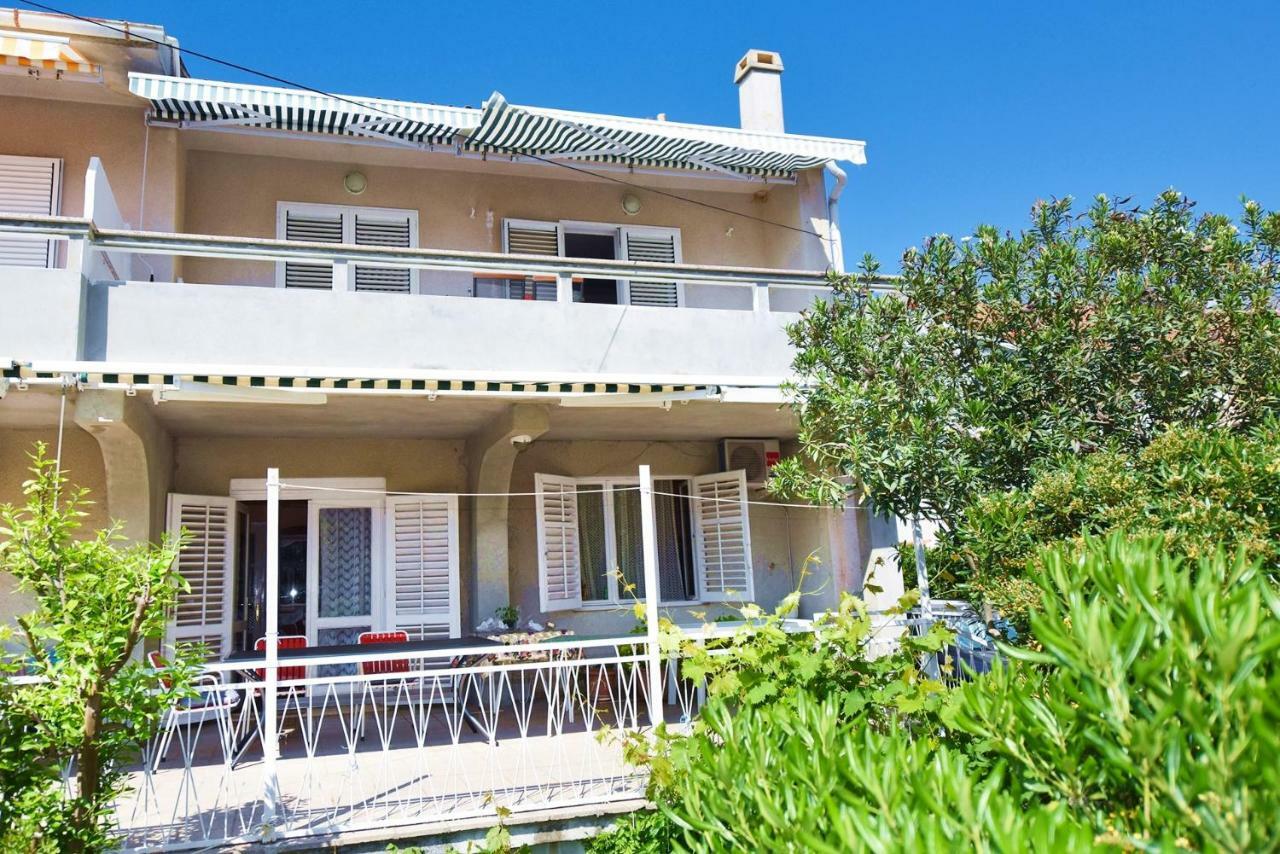 Apartments Villa Milenka Novalja Ngoại thất bức ảnh