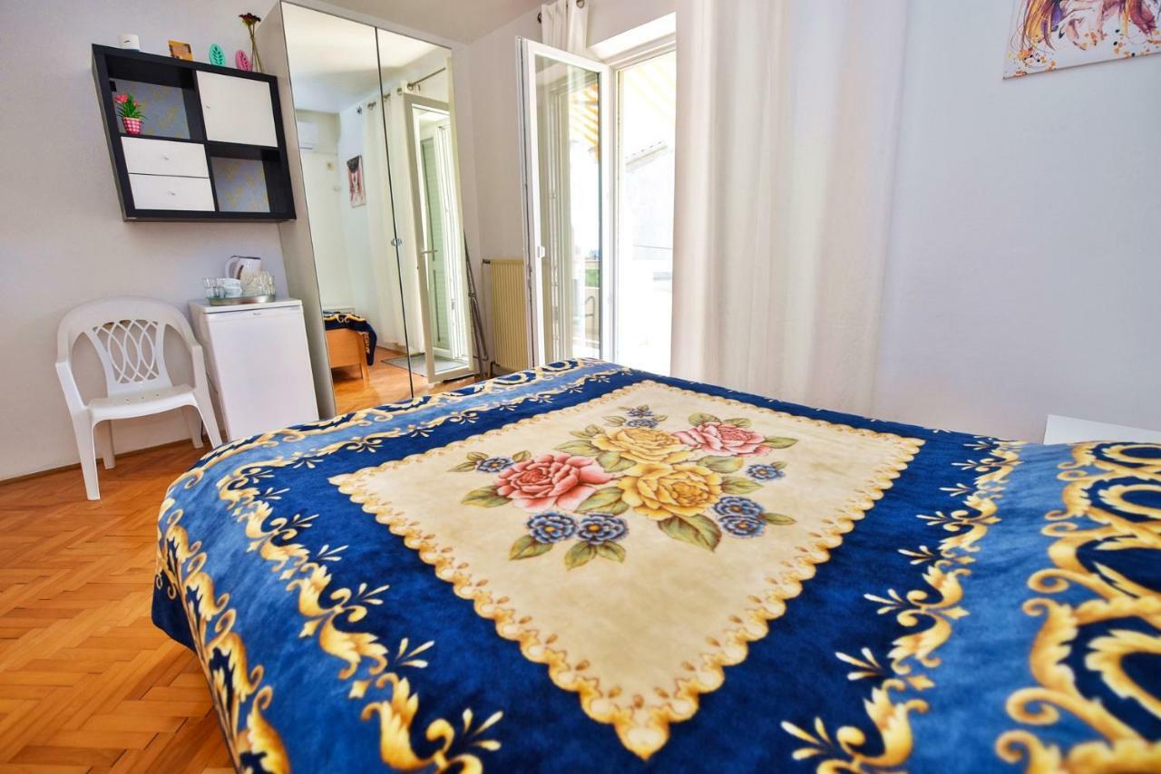 Apartments Villa Milenka Novalja Ngoại thất bức ảnh